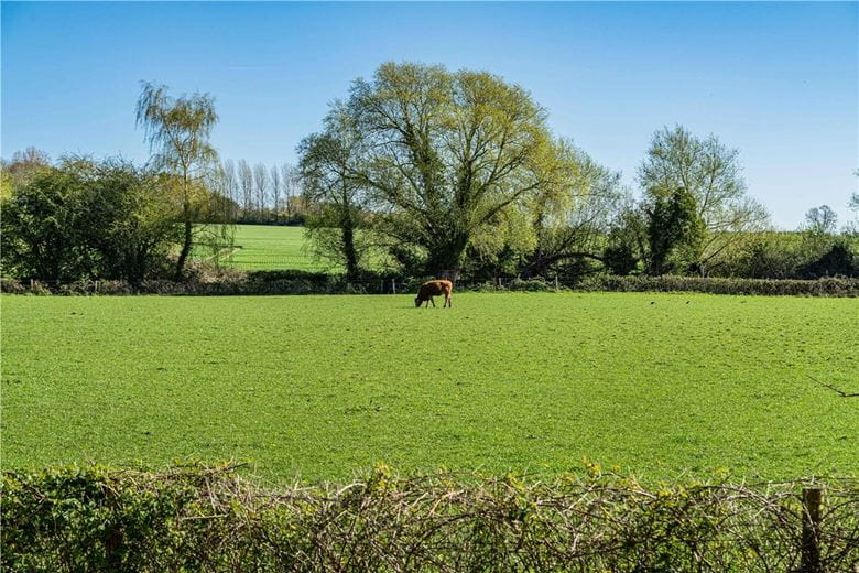 3 bedroom house, Lower Farm, Denton OX44 - Let Agreed