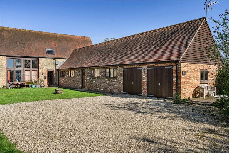 3 bedroom house, Lower Farm, Denton OX44 - Let Agreed