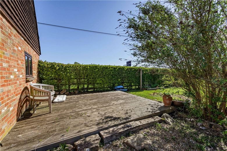 3 bedroom house, Lower Farm, Denton OX44 - Let Agreed