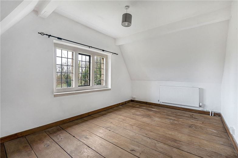 3 bedroom cottage, Manor Cottages, Kelmscott GL7 - Available