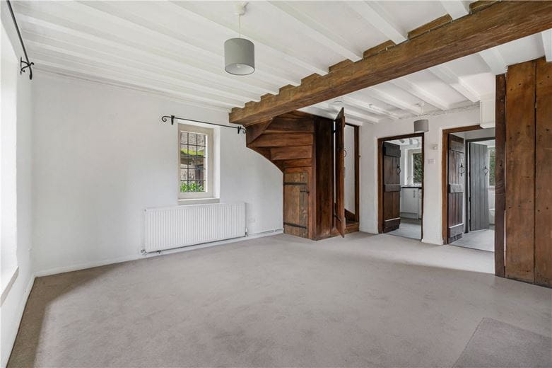 3 bedroom cottage, Manor Cottages, Kelmscott GL7 - Available