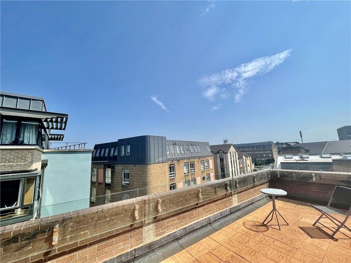 1 bedroom flat, Staincross House, Albion Place OX1 - Let Agreed