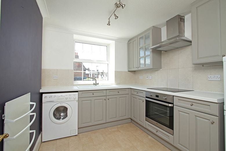 3 bedroom maisonette, Beckett House, Wallingford Street OX12 - Let Agreed