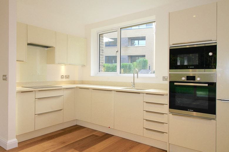 2 bedroom flat, Mortimer Court, 66 Cumnor Hill OX2 - Let Agreed