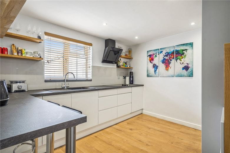 2 bedroom house, Reading Court, Stable Road OX26