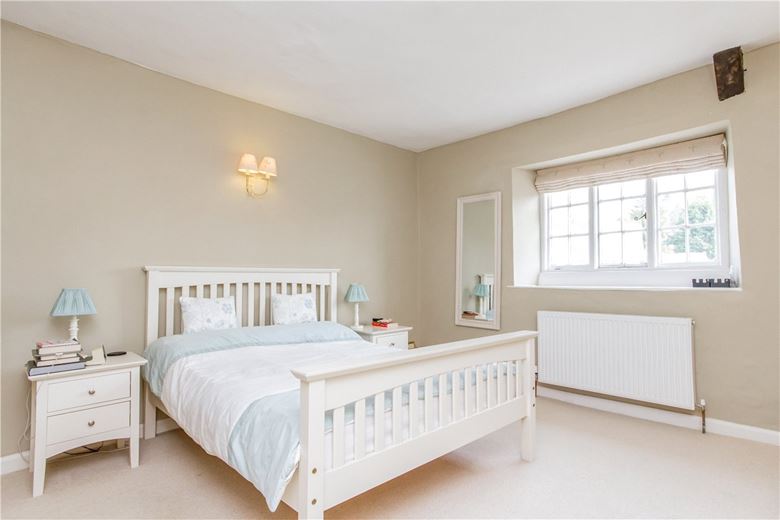 3 bedroom cottage, Medcroft Road, Tackley OX5