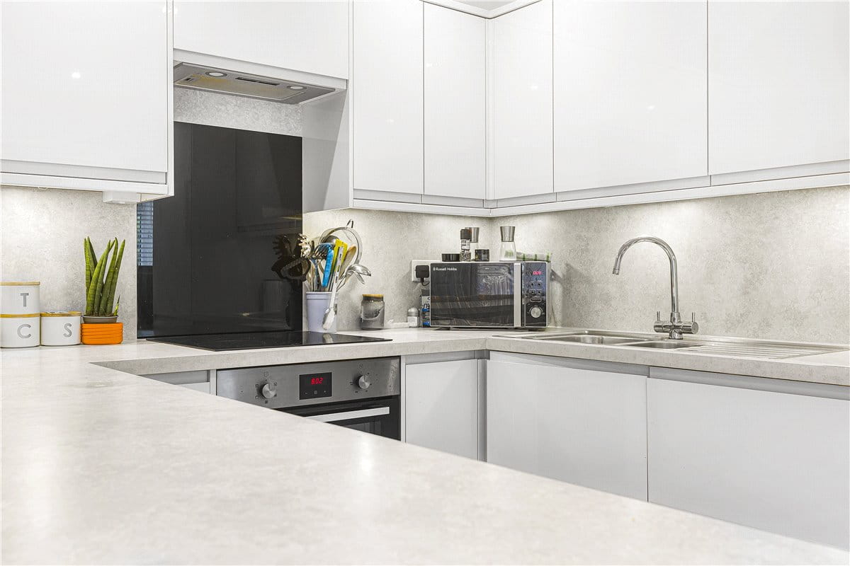 2 bedroom flat, The Coach House, Little Baldon OX44 - Let Agreed