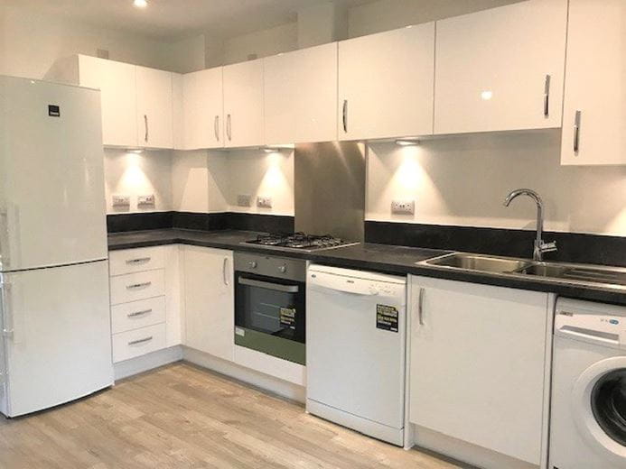 3 bedroom house, Merevale Close, Daventry NN11 - Let Agreed