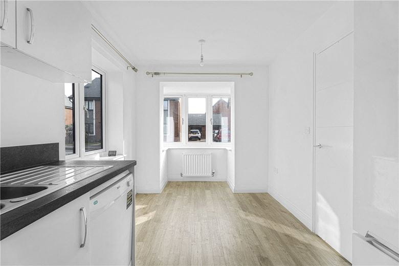 3 bedroom house, Butcher Crescent, Glebe Farm MK17 - Available