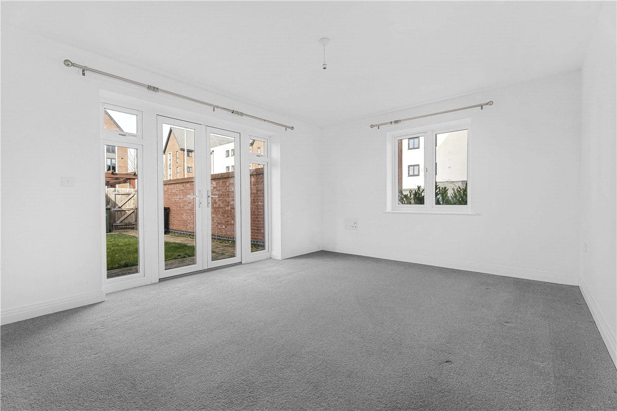 3 bedroom house, Butcher Crescent, Glebe Farm MK17 - Available