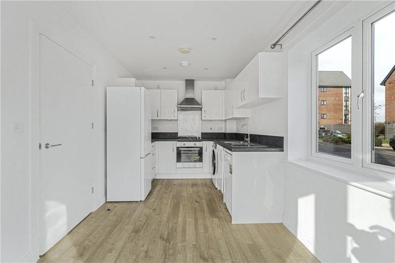 3 bedroom house, Butcher Crescent, Glebe Farm MK17 - Available