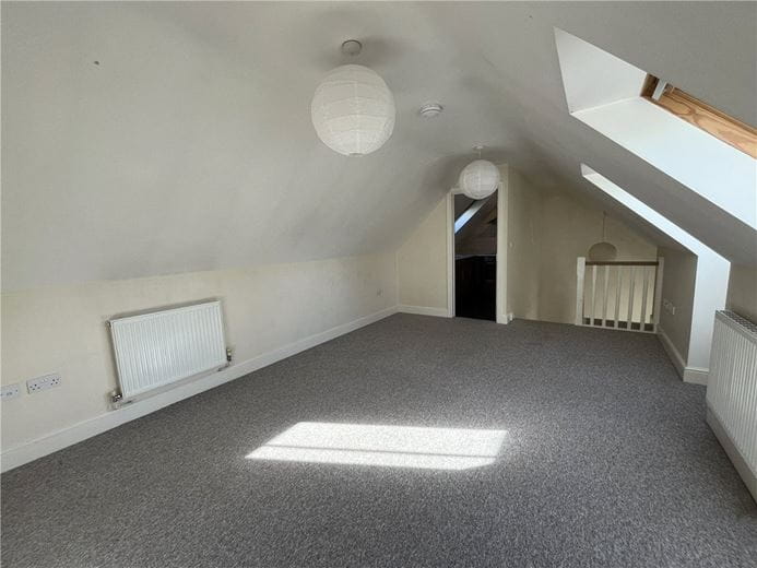 1 bedroom flat, High Street, Whitchurch on Thames RG8 - Available