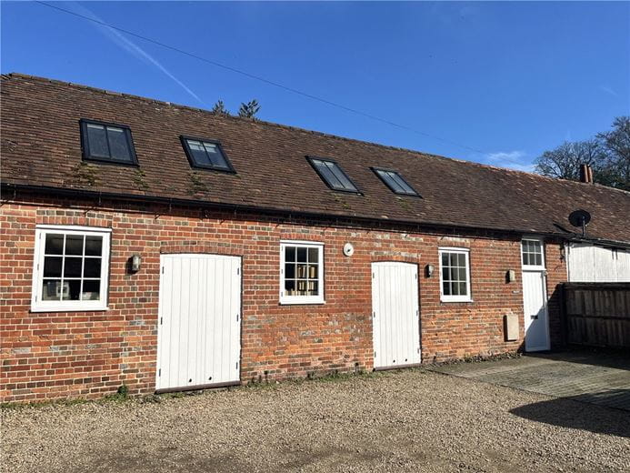 1 bedroom flat, High Street, Whitchurch on Thames RG8 - Available