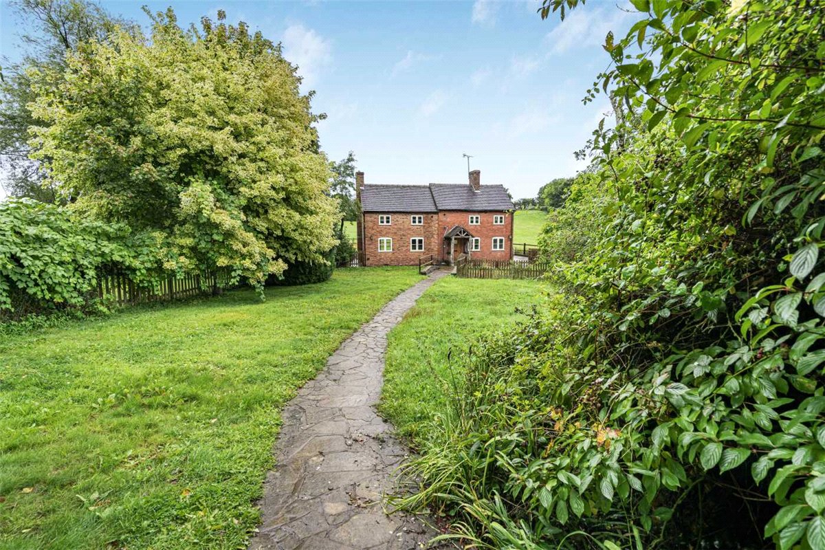 4 bedroom cottage, Stockwell Heath, Rugeley WS15 - Let Agreed