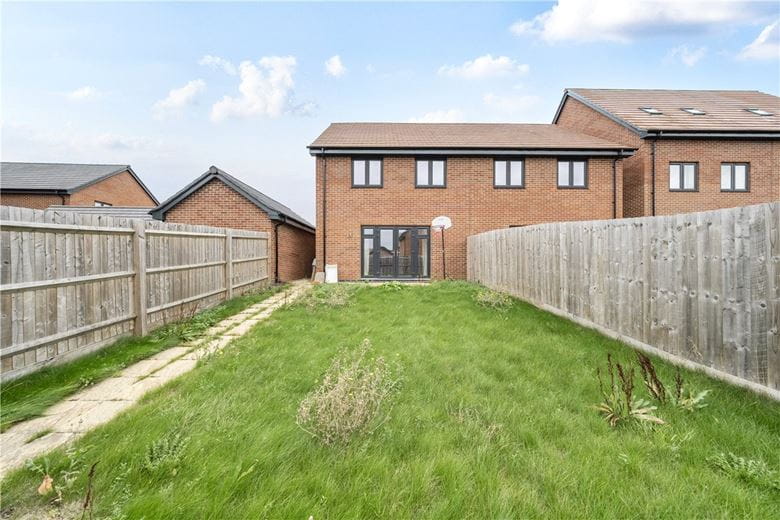 3 bedroom house, Fearnley Close, Glebe Farm MK17 - Let Agreed