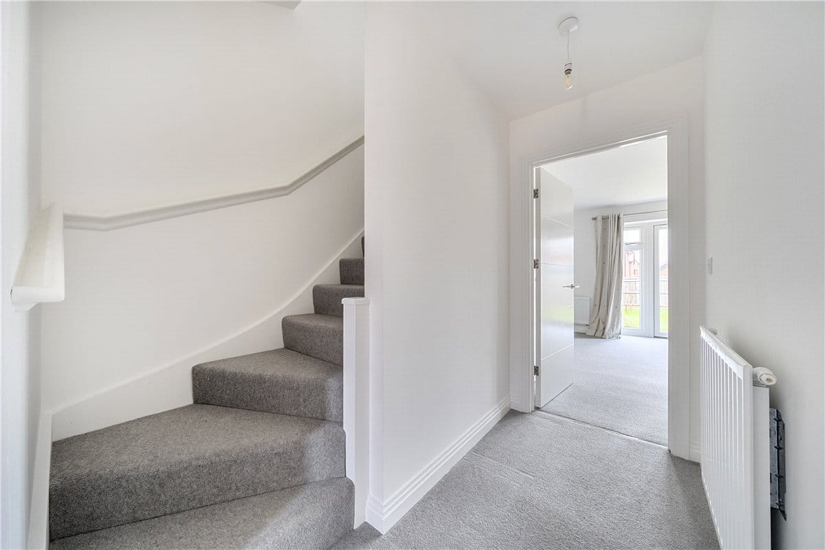 3 bedroom house, Fearnley Close, Glebe Farm MK17 - Let Agreed