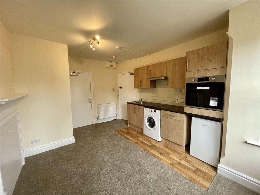  bedroom flat, Cowley Road, Oxford OX4 - Let Agreed