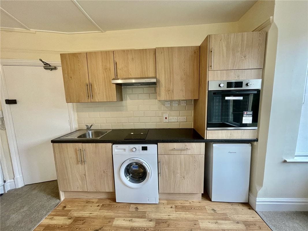  bedroom flat, Cowley Road, Oxford OX4 - Let Agreed