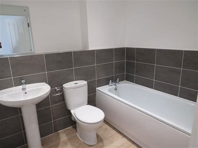 2 bedroom flat, Barrosa Way, Whitehouse MK8 - Let Agreed