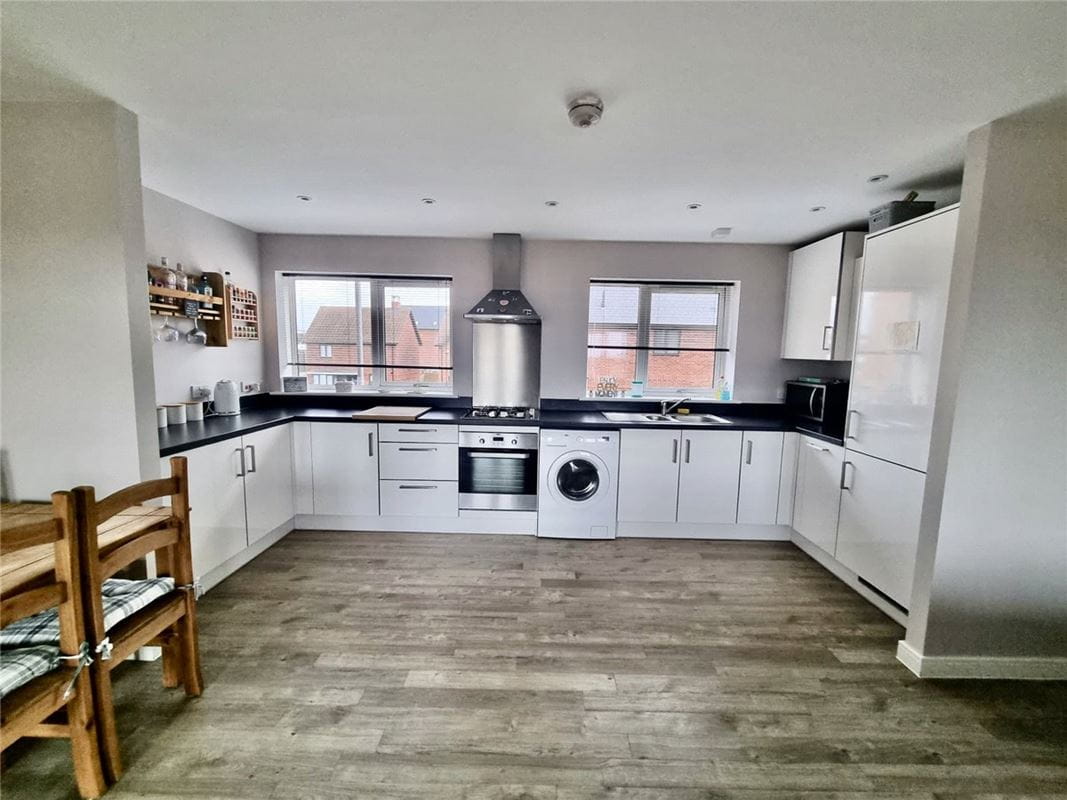 2 bedroom flat, Barrosa Way, Whitehouse MK8