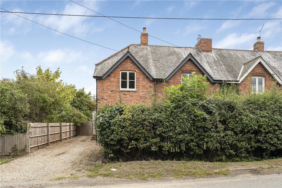 4 bedroom house, Manor Cottages, Lower Thorpe Mandeville OX17 - Available