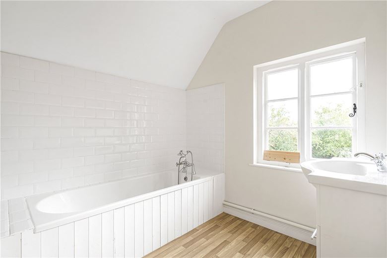 4 bedroom house, Manor Cottages, Lower Thorpe Mandeville OX17 - Available