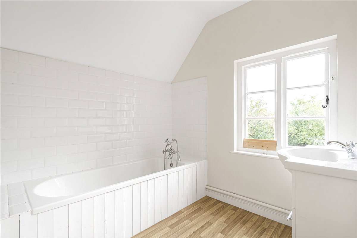 4 bedroom house, Manor Cottages, Lower Thorpe Mandeville OX17 - Available