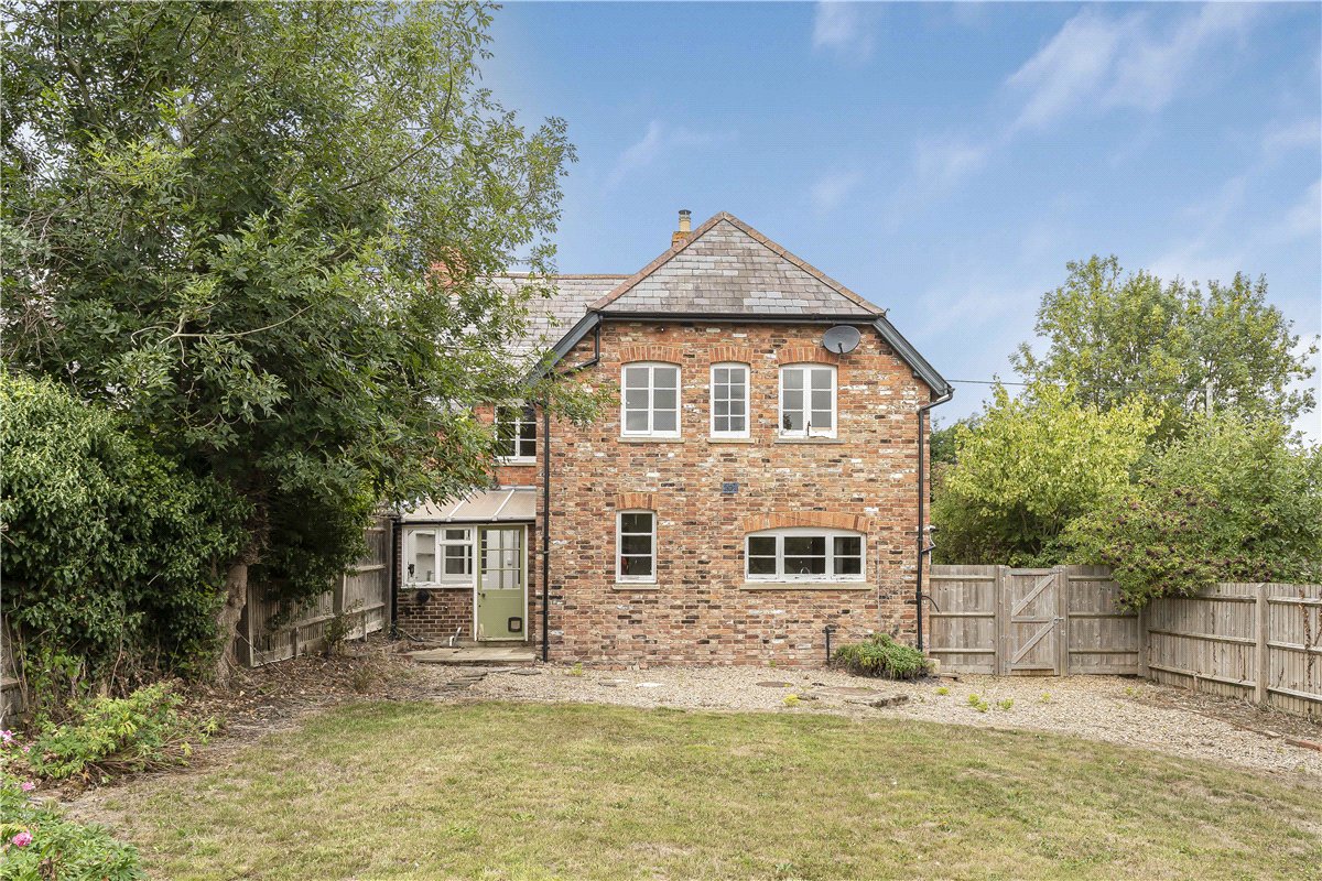 4 bedroom house, Manor Cottages, Lower Thorpe Mandeville OX17 - Available