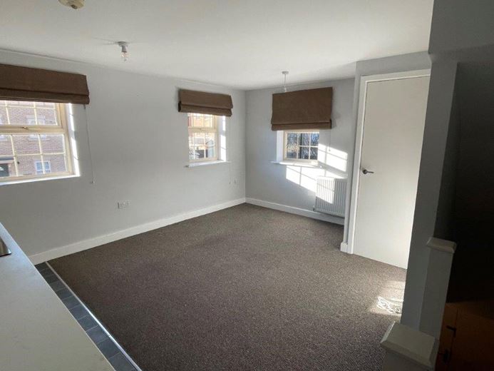 2 bedroom house, Comelybank Drive, Mexborough S64 - Available