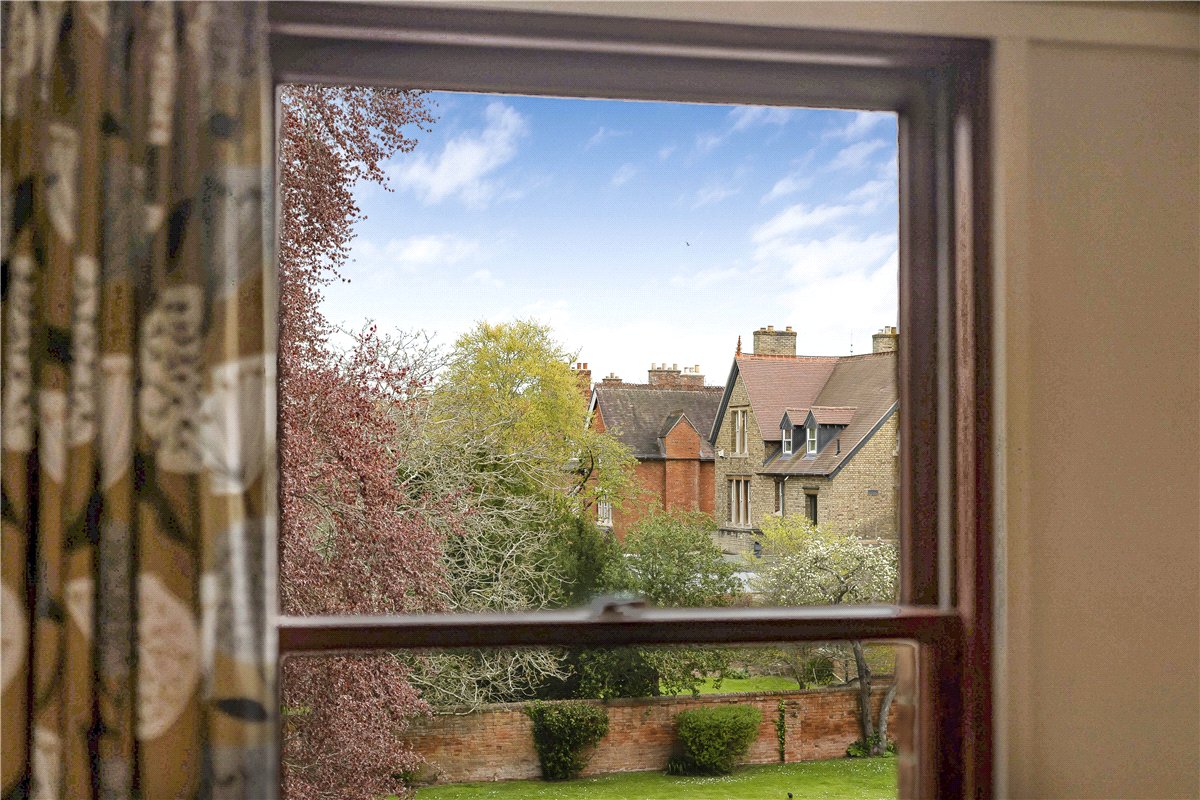 2 bedroom flat, Hartley Court, Woodstock Road OX2 - Let Agreed