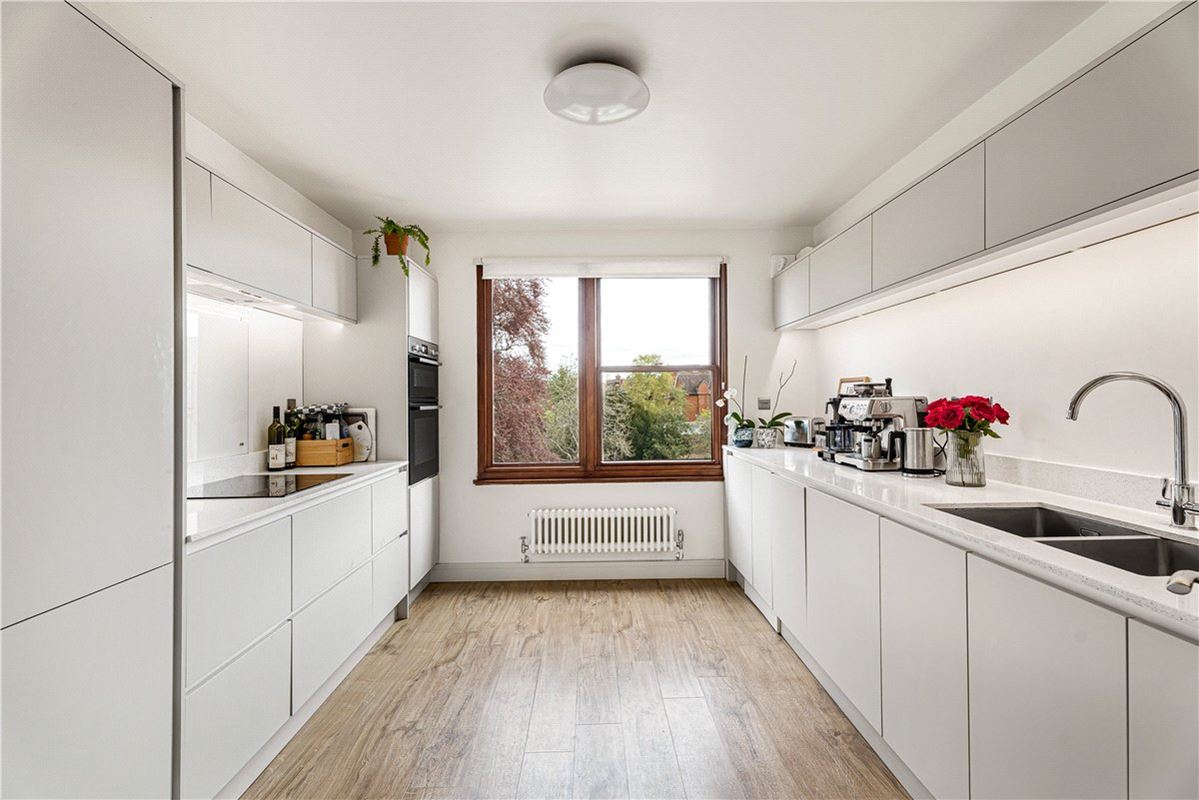 2 bedroom flat, Hartley Court, Woodstock Road OX2 - Let Agreed