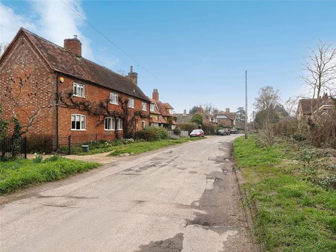 5 bedroom house, High Street, Long Wittenham OX14 - Available