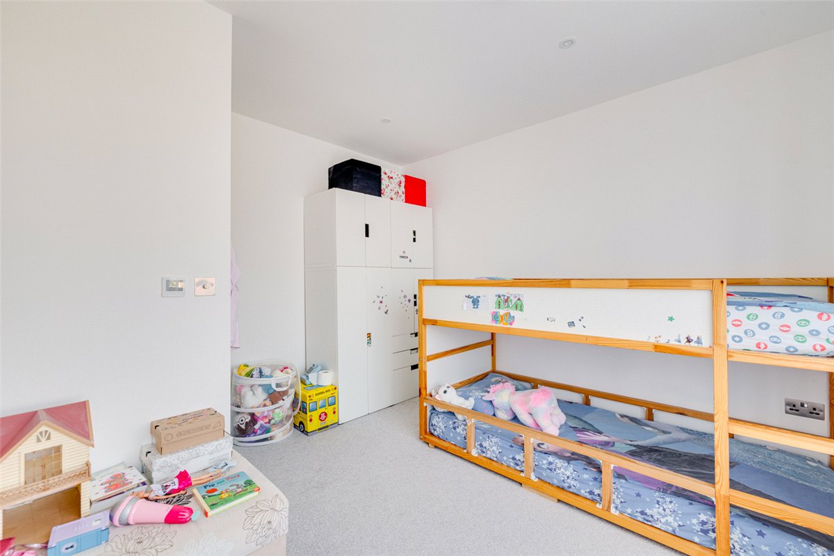 3 bedroom house, Harlow Gardens, Kingston upon Thames KT1 - Let Agreed