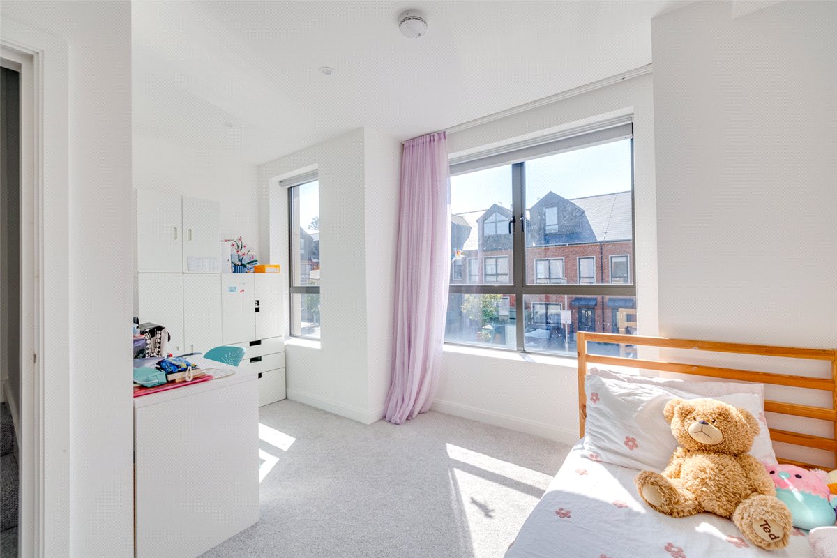 3 bedroom house, Harlow Gardens, Kingston upon Thames KT1 - Let Agreed