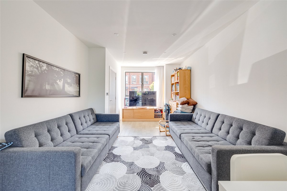 3 bedroom house, Harlow Gardens, Kingston upon Thames KT1 - Let Agreed