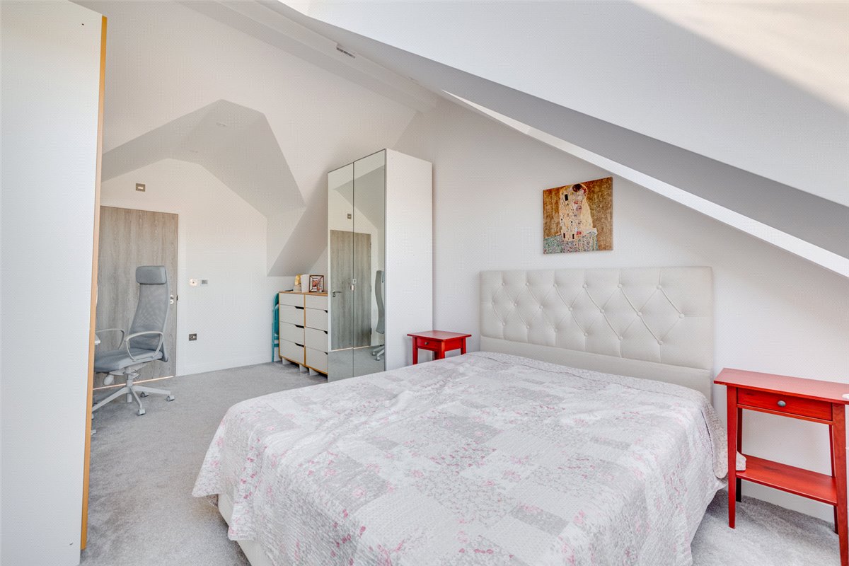 3 bedroom house, Harlow Gardens, Kingston upon Thames KT1 - Let Agreed