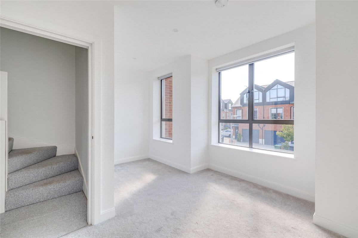 3 bedroom house, Harlow Gardens, Kingston upon Thames KT1 - Let Agreed