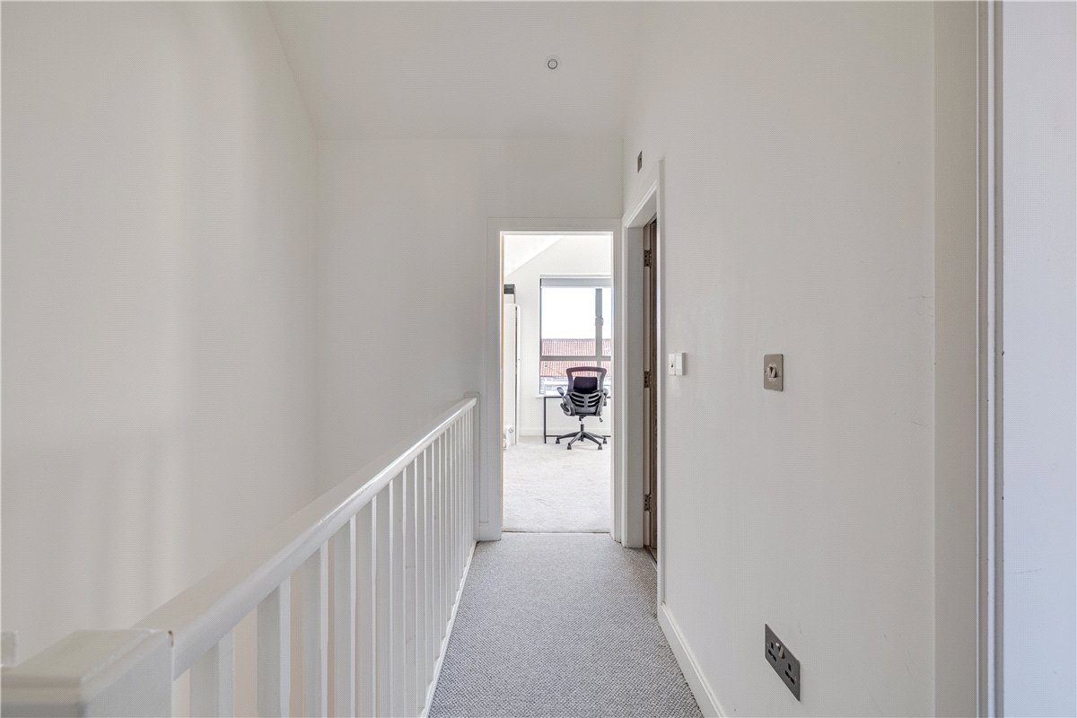 3 bedroom house, Harlow Gardens, Kingston upon Thames KT1 - Let Agreed