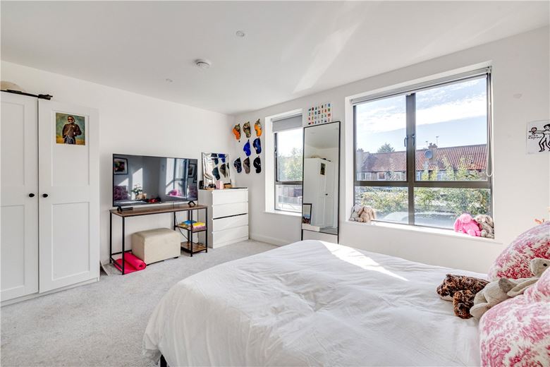 3 bedroom house, Harlow Gardens, Kingston upon Thames KT1 - Let Agreed