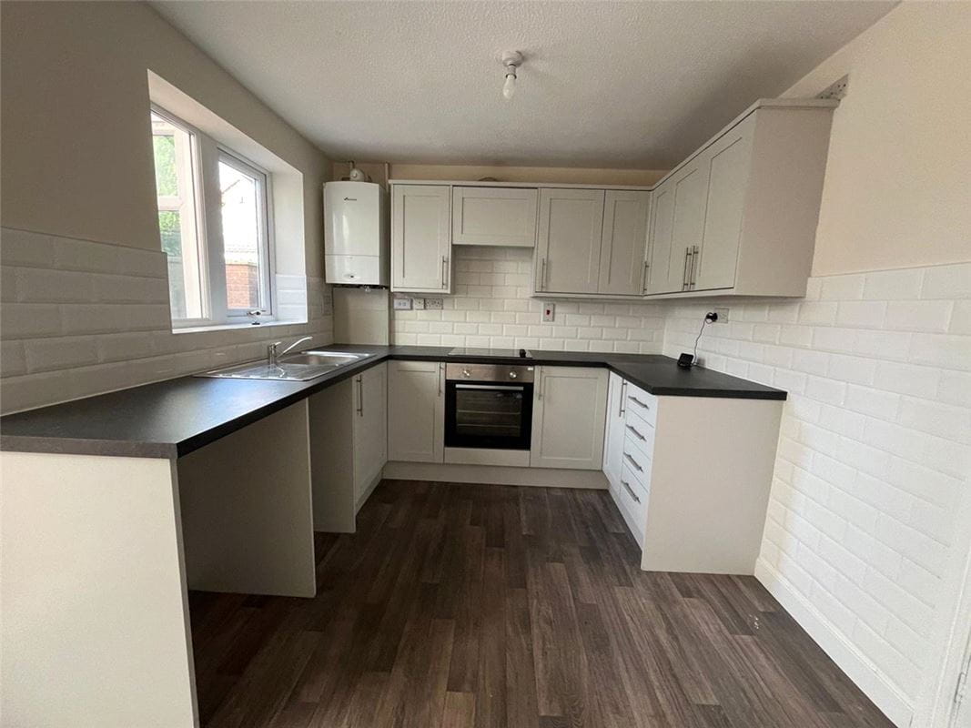 3 bedroom house, Sherbourne Avenue, Bramley S66 - Available