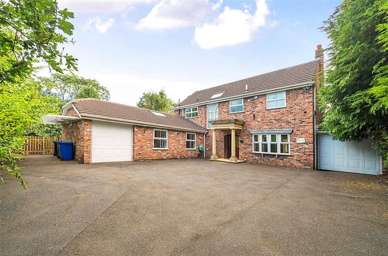 5 bedroom house, Hale Road, Hale Barns WA15 - Let Agreed