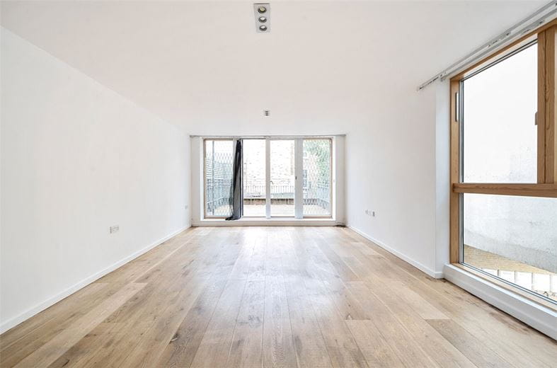 2 bedroom flat, Parkway, London NW1 - Available