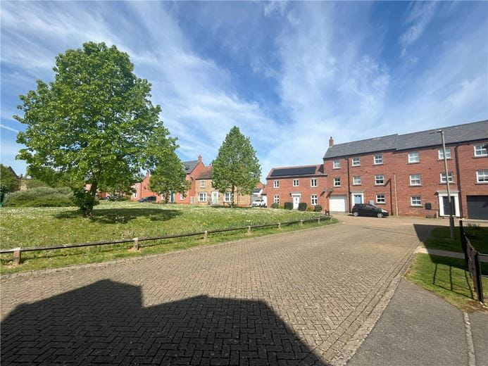 5 bedroom house, Meadowsweet Way, Banbury OX16 - Let Agreed