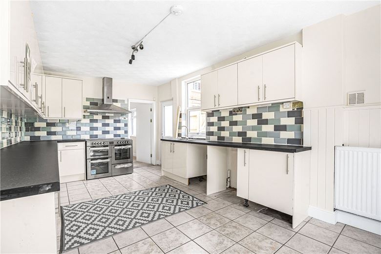 4 bedroom house, Spenser Road, Bedford MK40 - Let Agreed