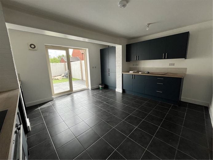 5 bedroom house, Comelybank Drive, Mexborough S64 - Available