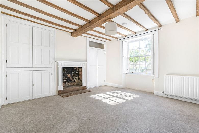 5 bedroom house, Banbury Road, Lower Boddington NN11 - Available
