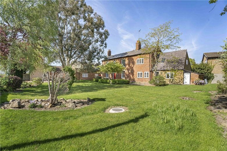 5 bedroom house, Banbury Road, Lower Boddington NN11 - Available