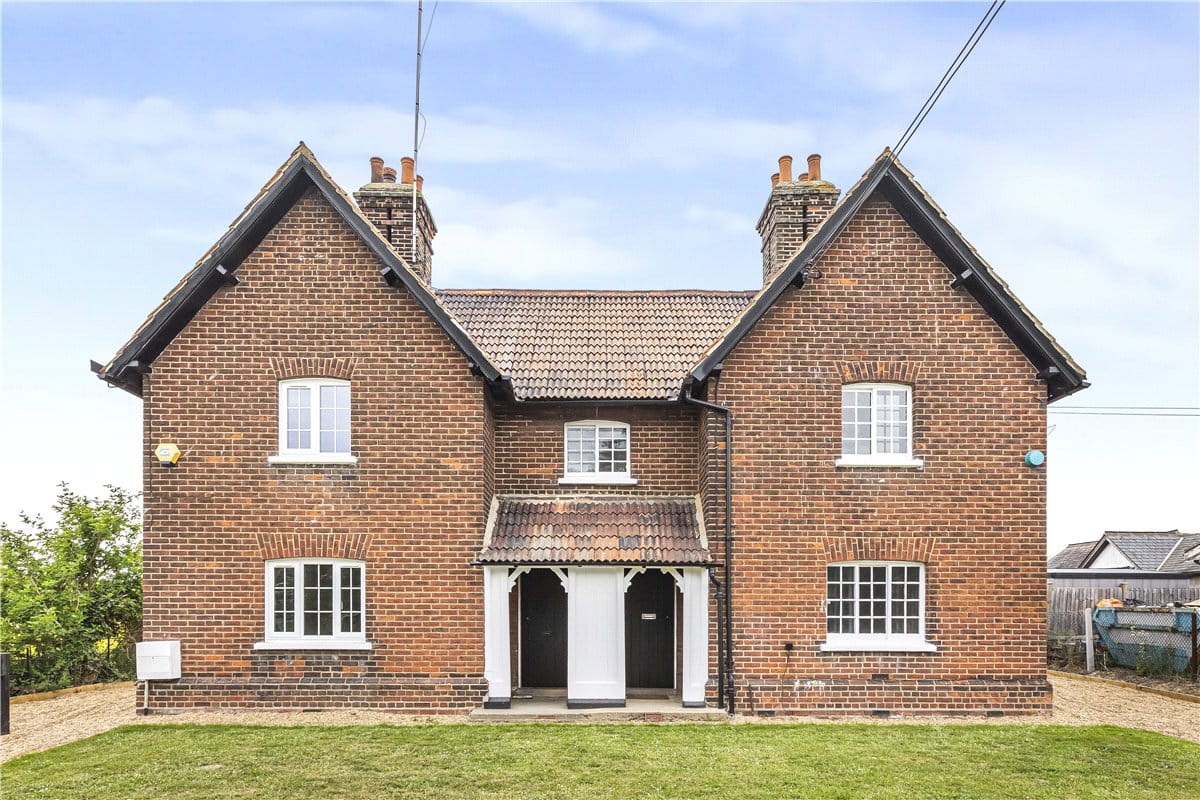 3 bedroom house, Ockendon Road, Upminster RM14 - Available