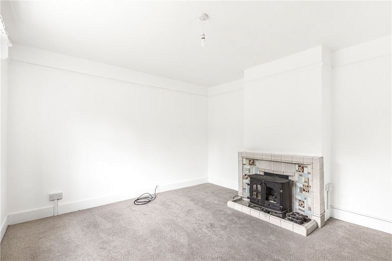 3 bedroom house, Ockendon Road, Upminster RM14 - Available