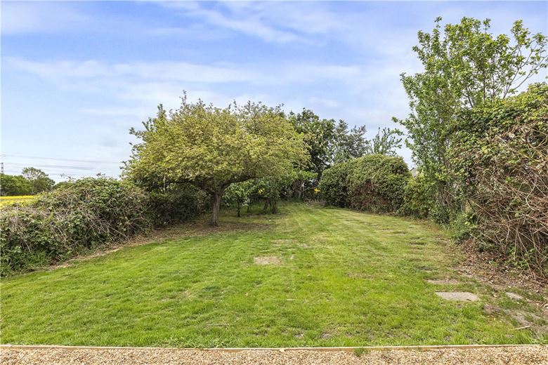 3 bedroom house, Ockendon Road, Upminster RM14 - Available